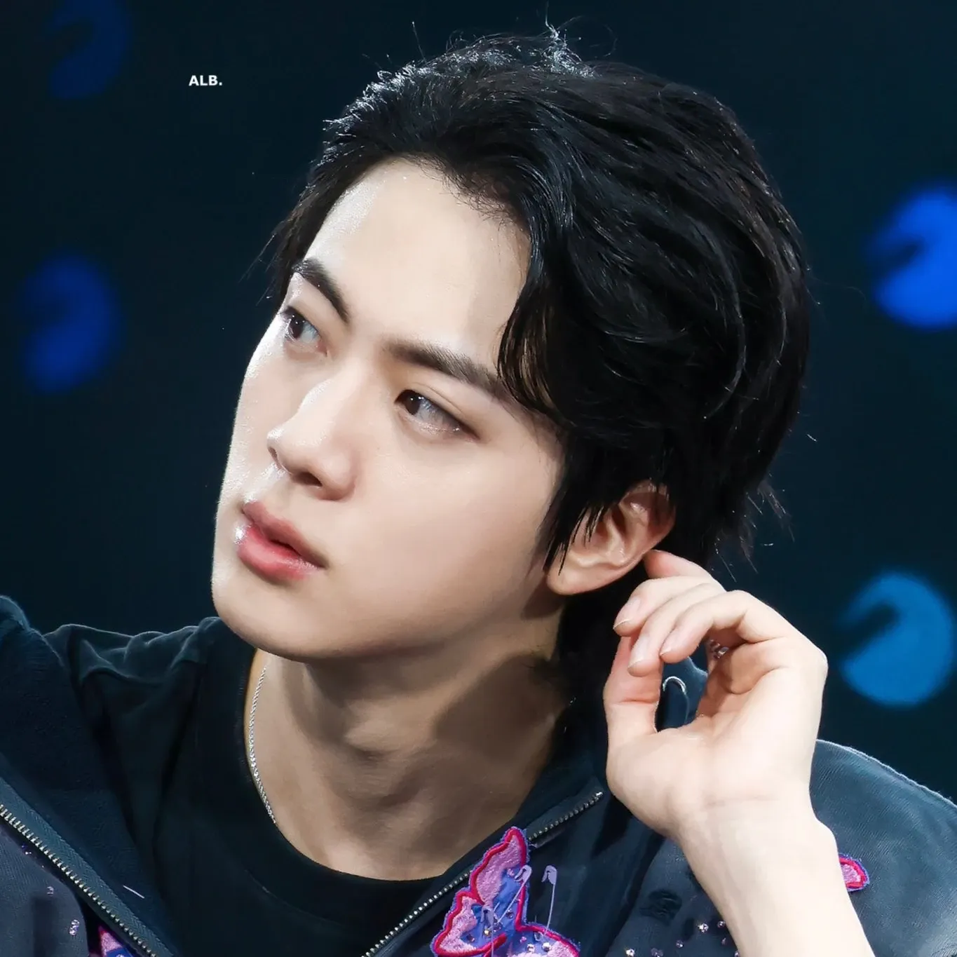 진 (방탄소년단)의 비하인드 컷