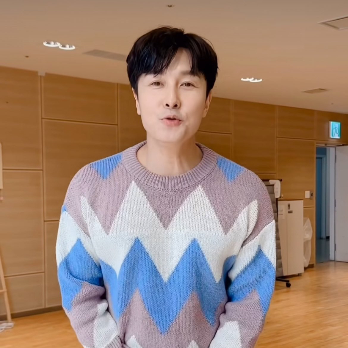 Behind-the-scenes cut of Kim Dongwan (SHINHWA)