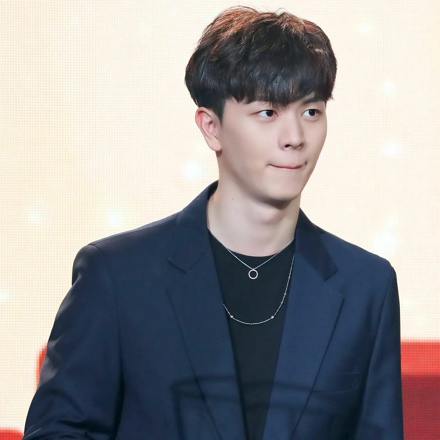 Behind-the-scenes cut of Yook Sungjae (BTOB)