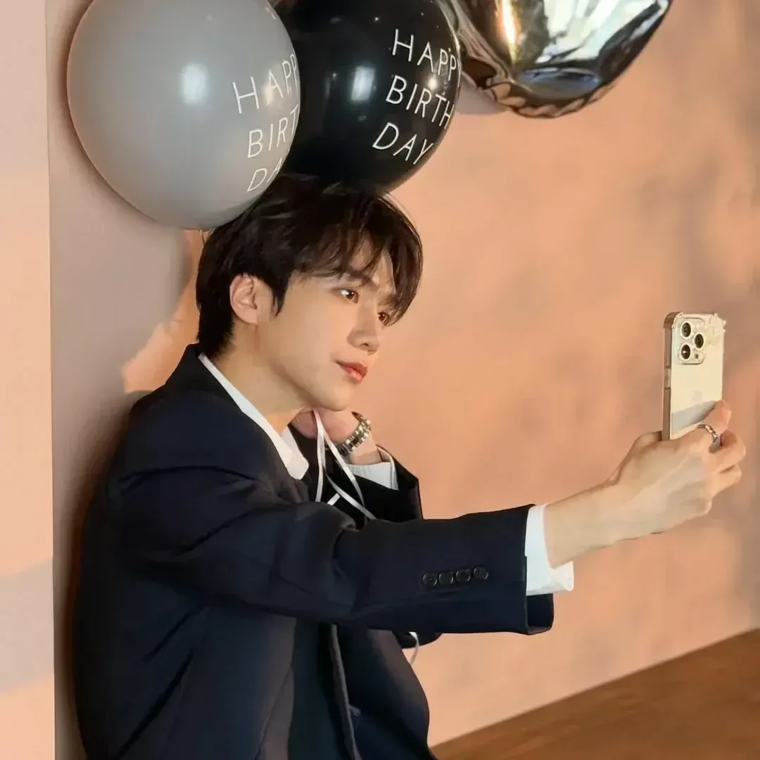 Recent activity shot of Jinho (PENTAGON)