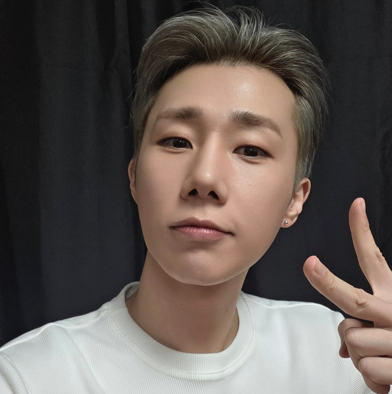 Latest photo of Sungkyu (INFINITE)