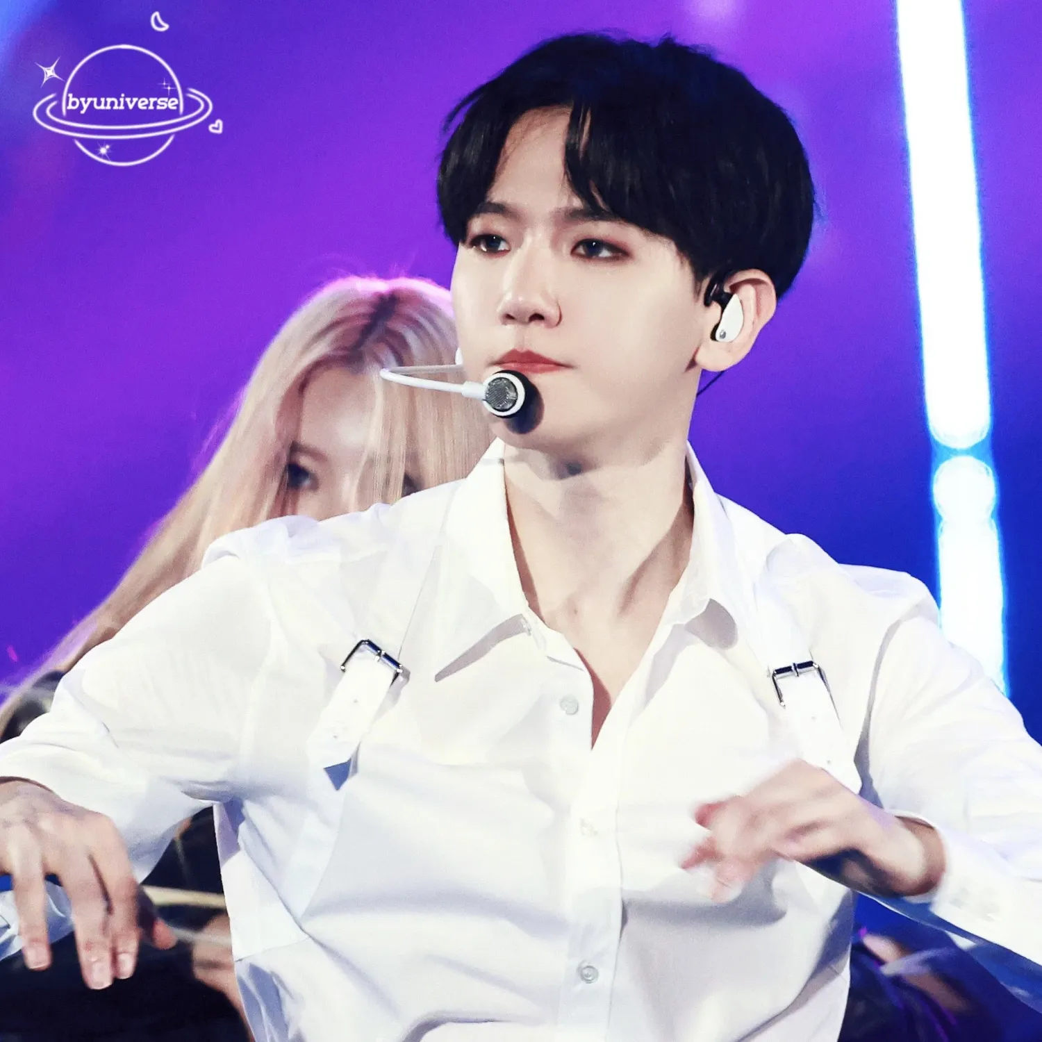 伯賢 (EXO)粉絲拍下的瞬間