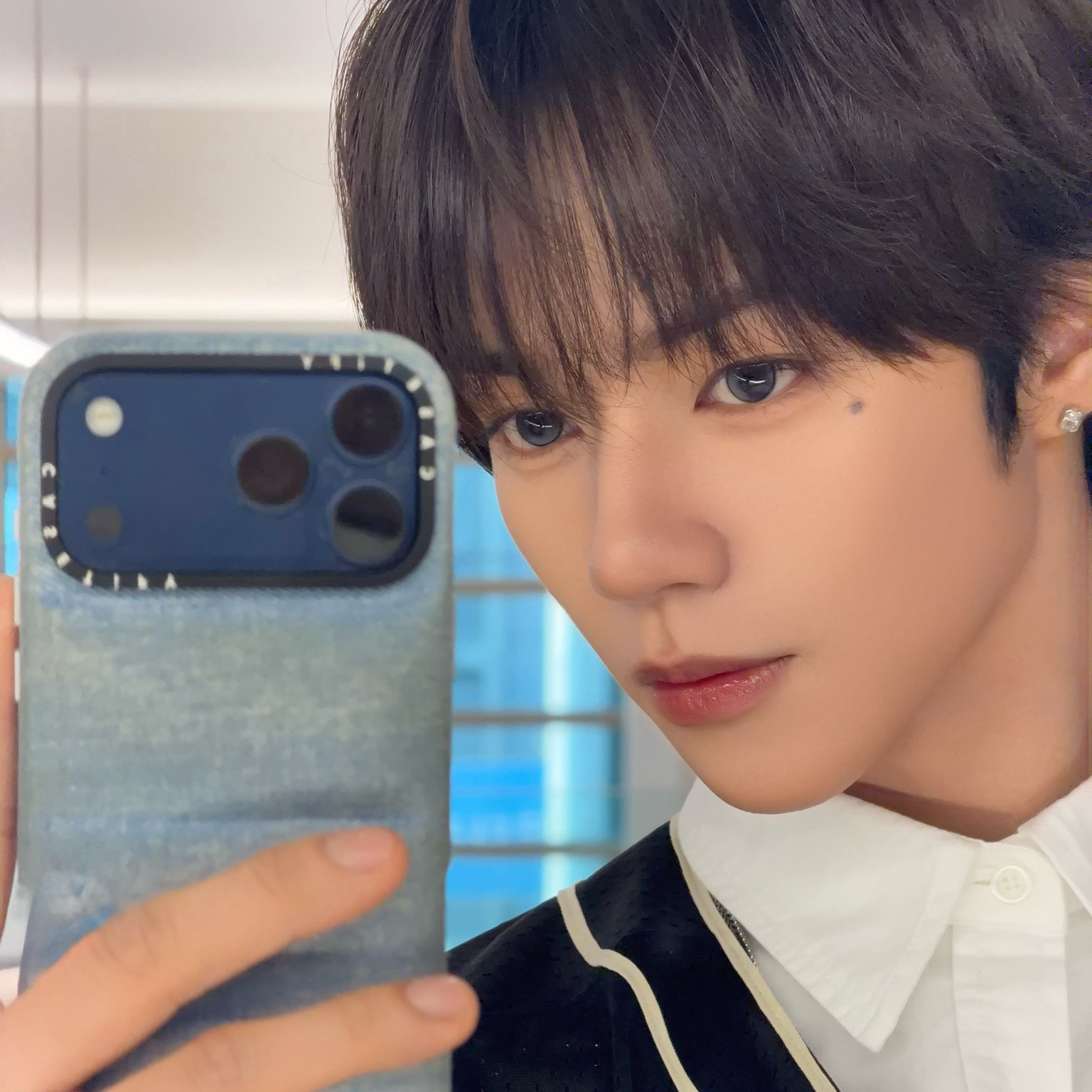 Behind-the-scenes cut of JL (AHOF)