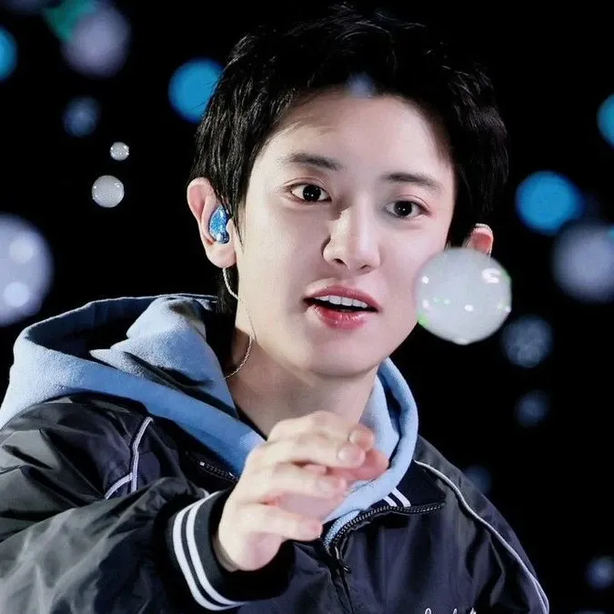 Foto terbaru Chanyeol (EXO)