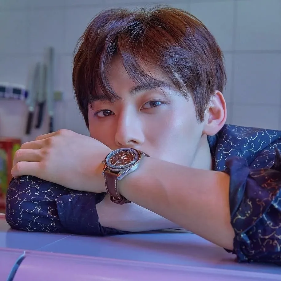 A moment captured by Hwang Minhyun's fan