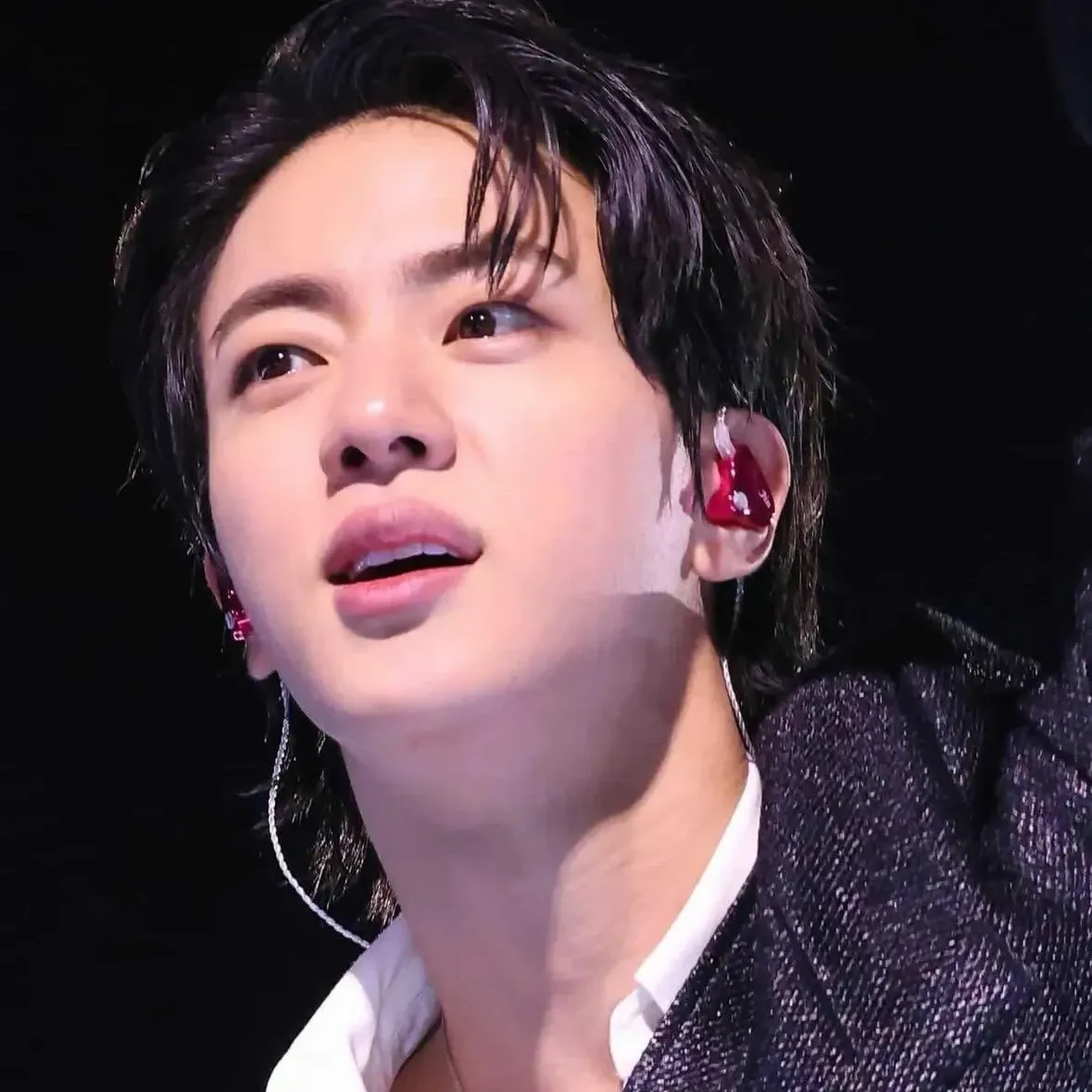 진 (방탄소년단)의 최신 사진