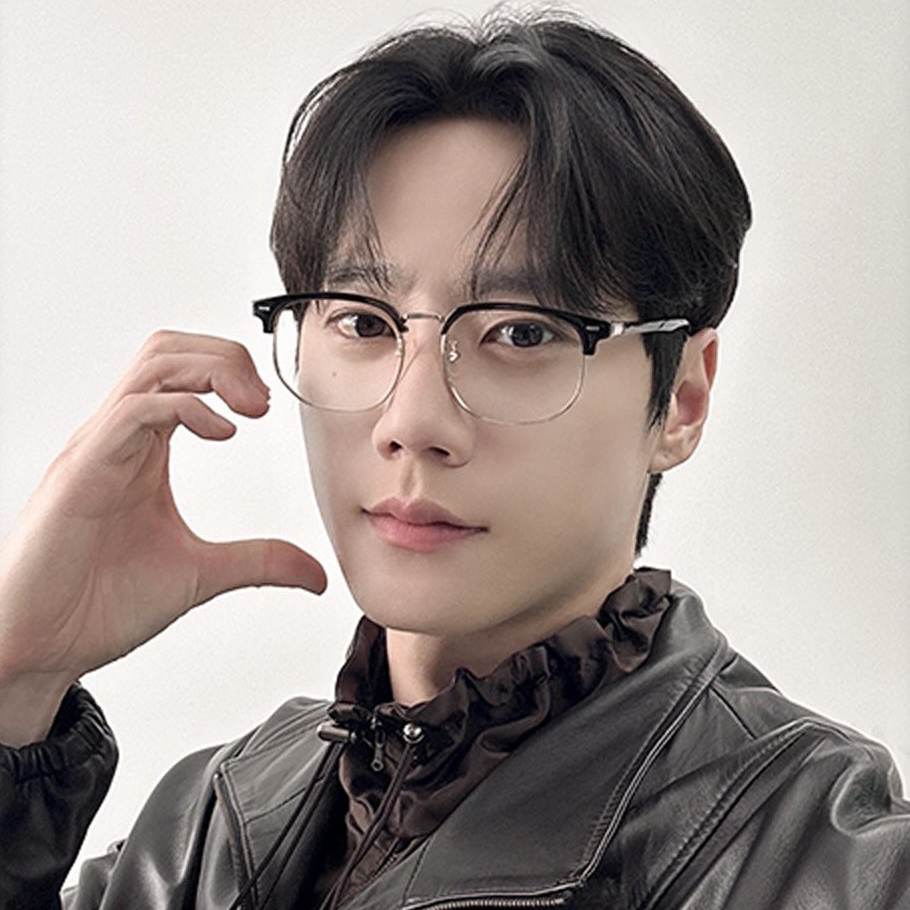 Latest photo of Lee Junyoung