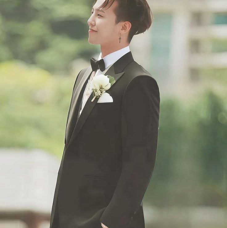 Recent activity shot of G-DRAGON (BIGBANG)