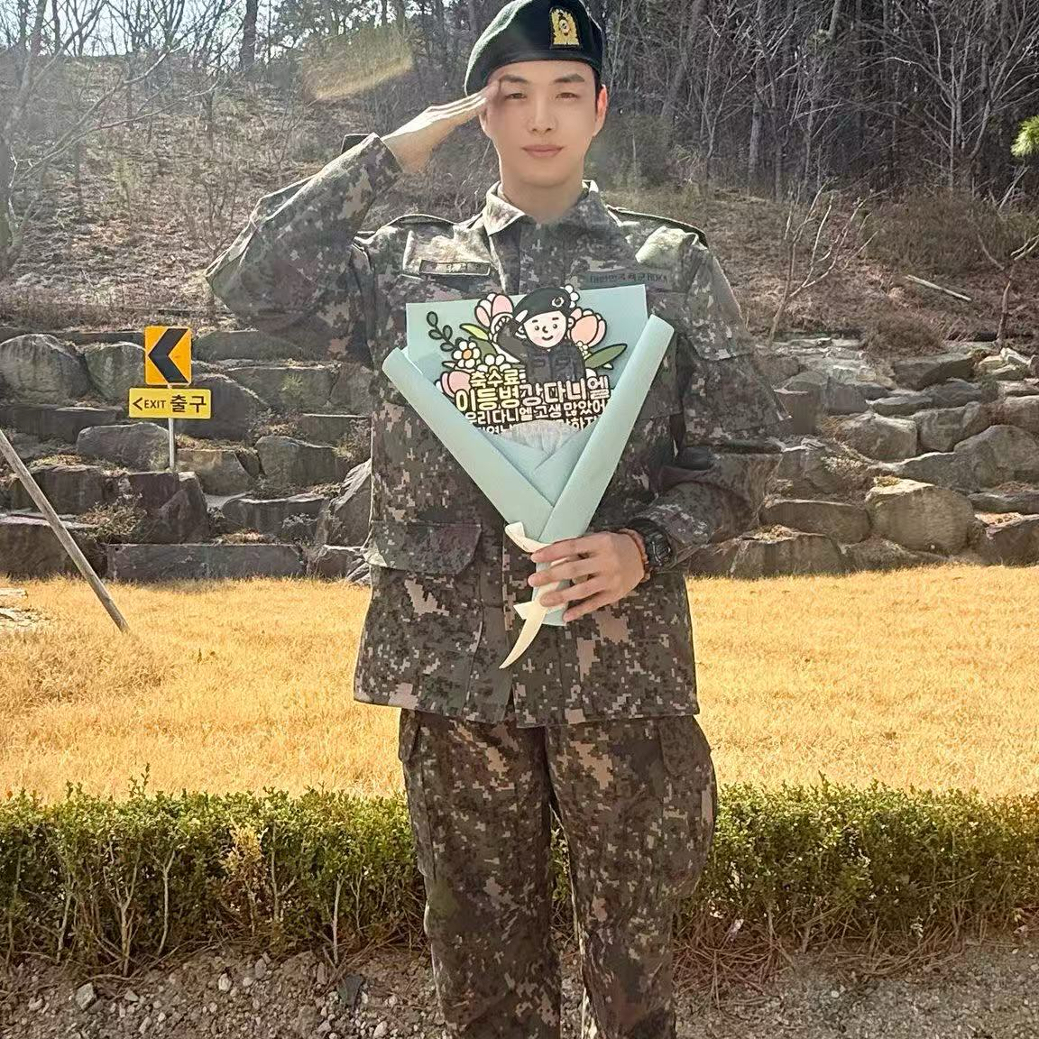 강다니엘 최근 활동샷