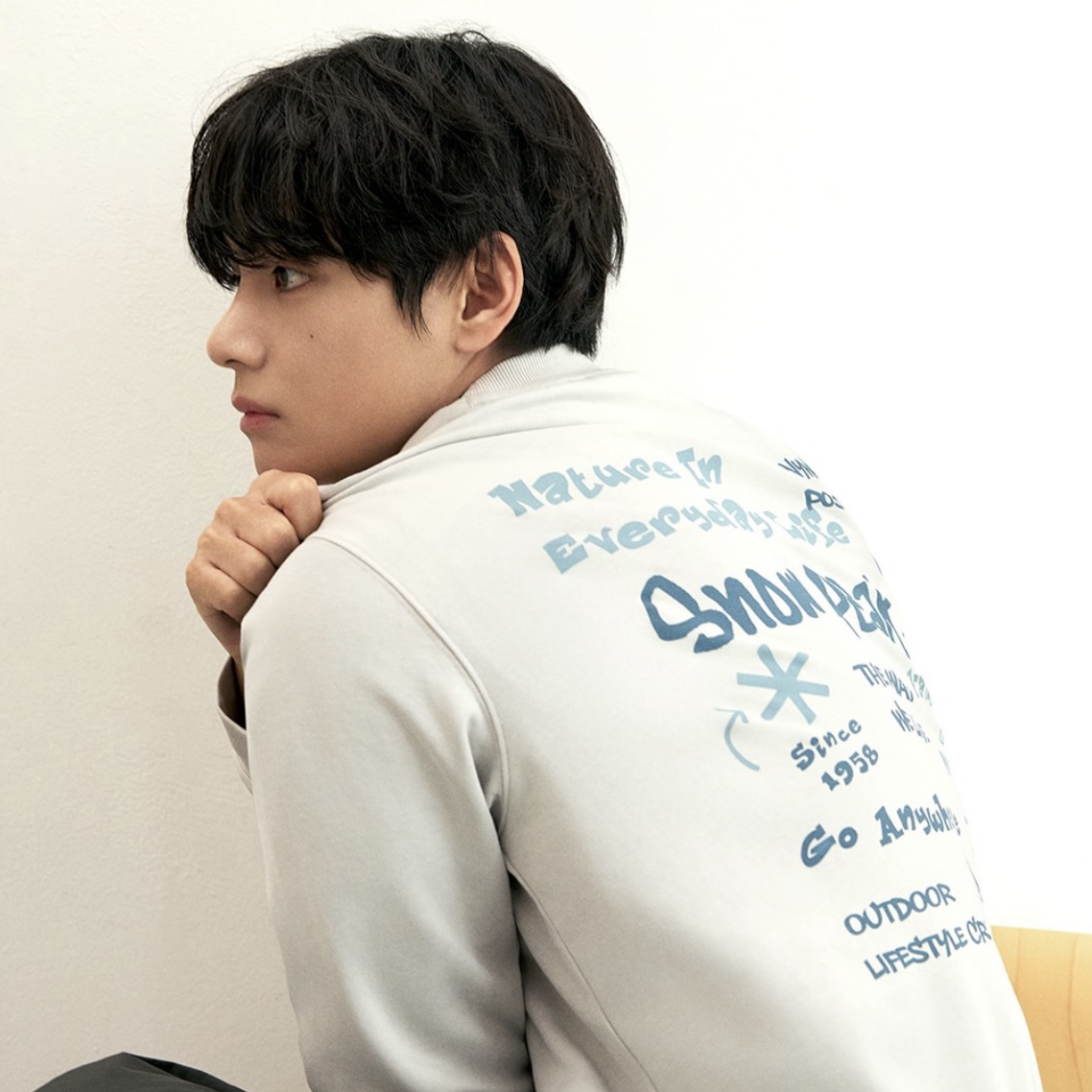 뷔 (방탄소년단)의 비하인드 컷