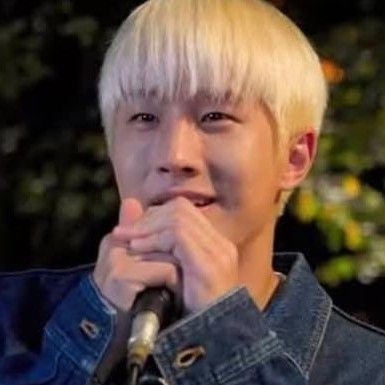 Behind-the-scenes cut of Jinjin (ASTRO)