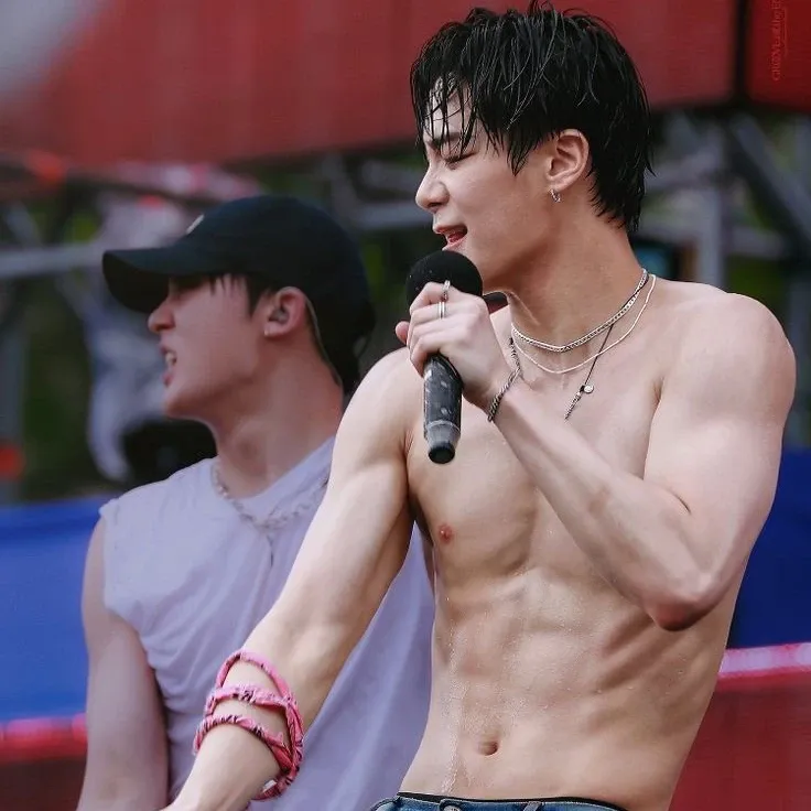 Latest photo of Moonbin (ASTRO)