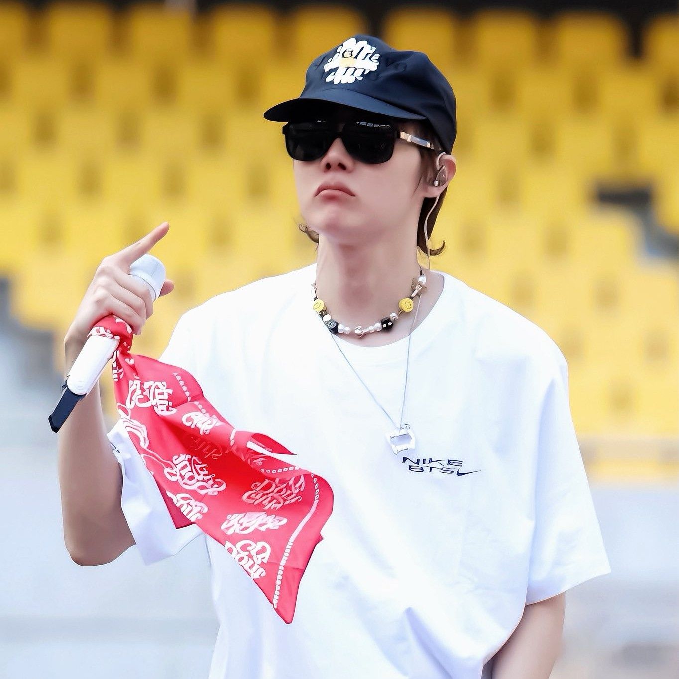 Foto terbaru j-hope (BTS)