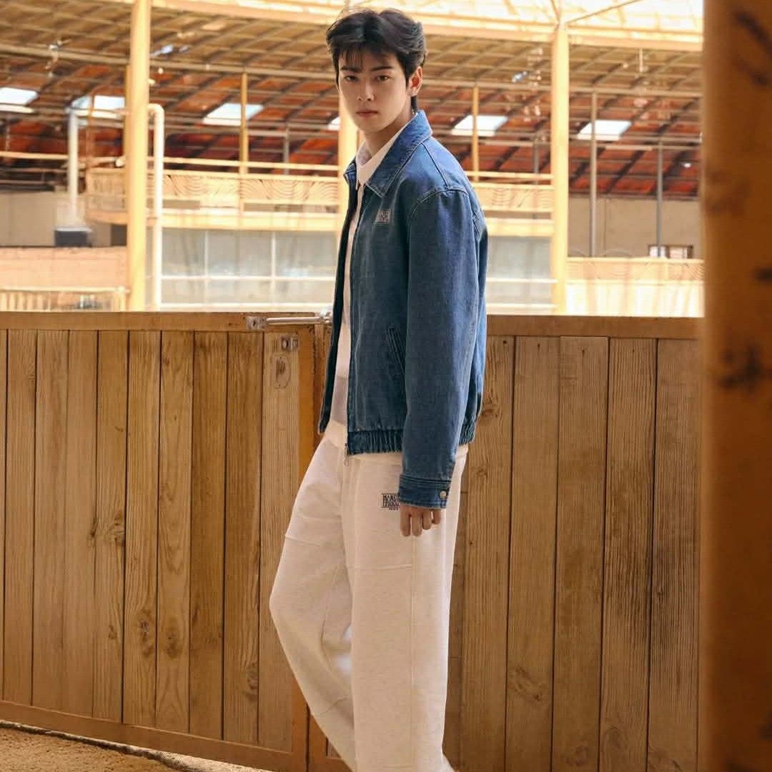 Latest photo of Eunwoo (ASTRO)