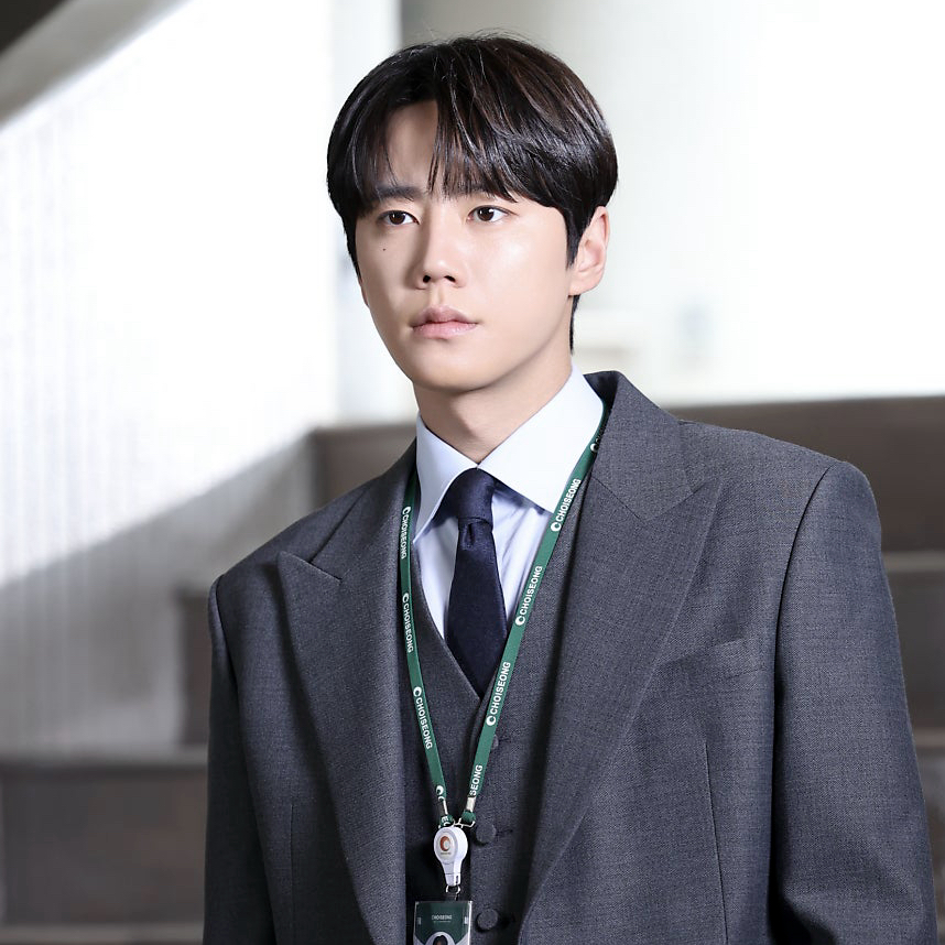 Recent activity shot of Lee Junyoung