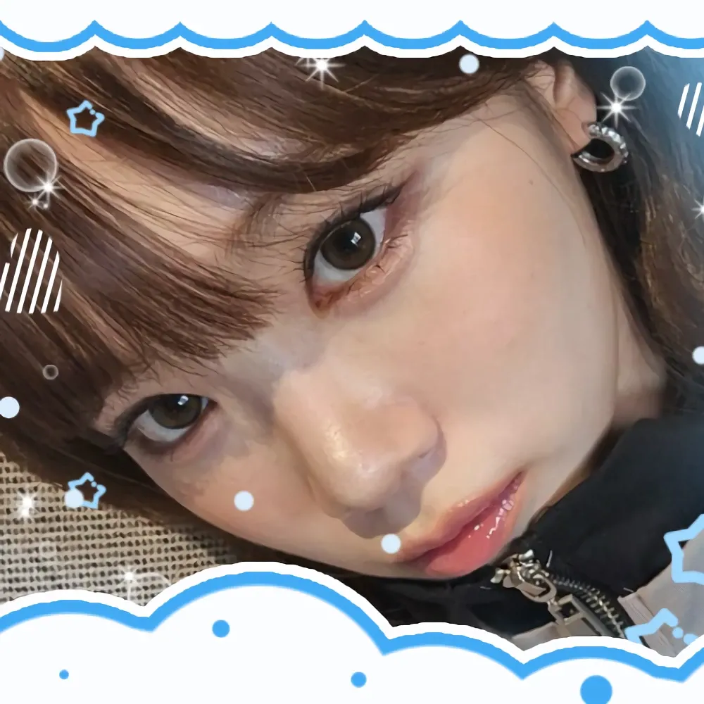 Latest photo of Kim Chaewon (LE SSERAFIM)