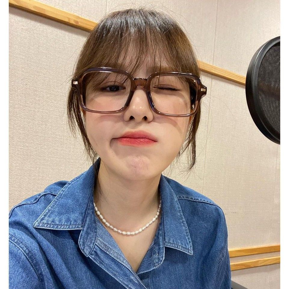 Behind-the-scenes cut of Wendy (Red Velvet)