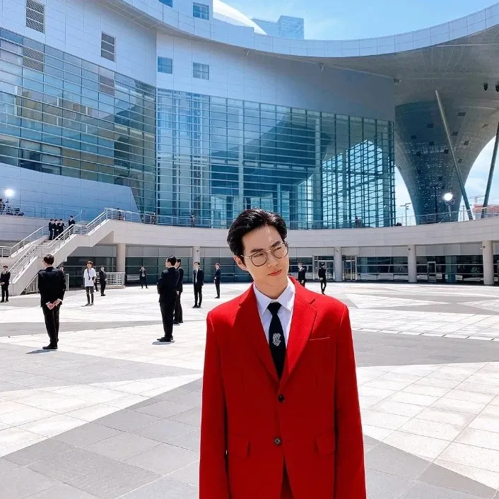 Latest photo of Suho (EXO)