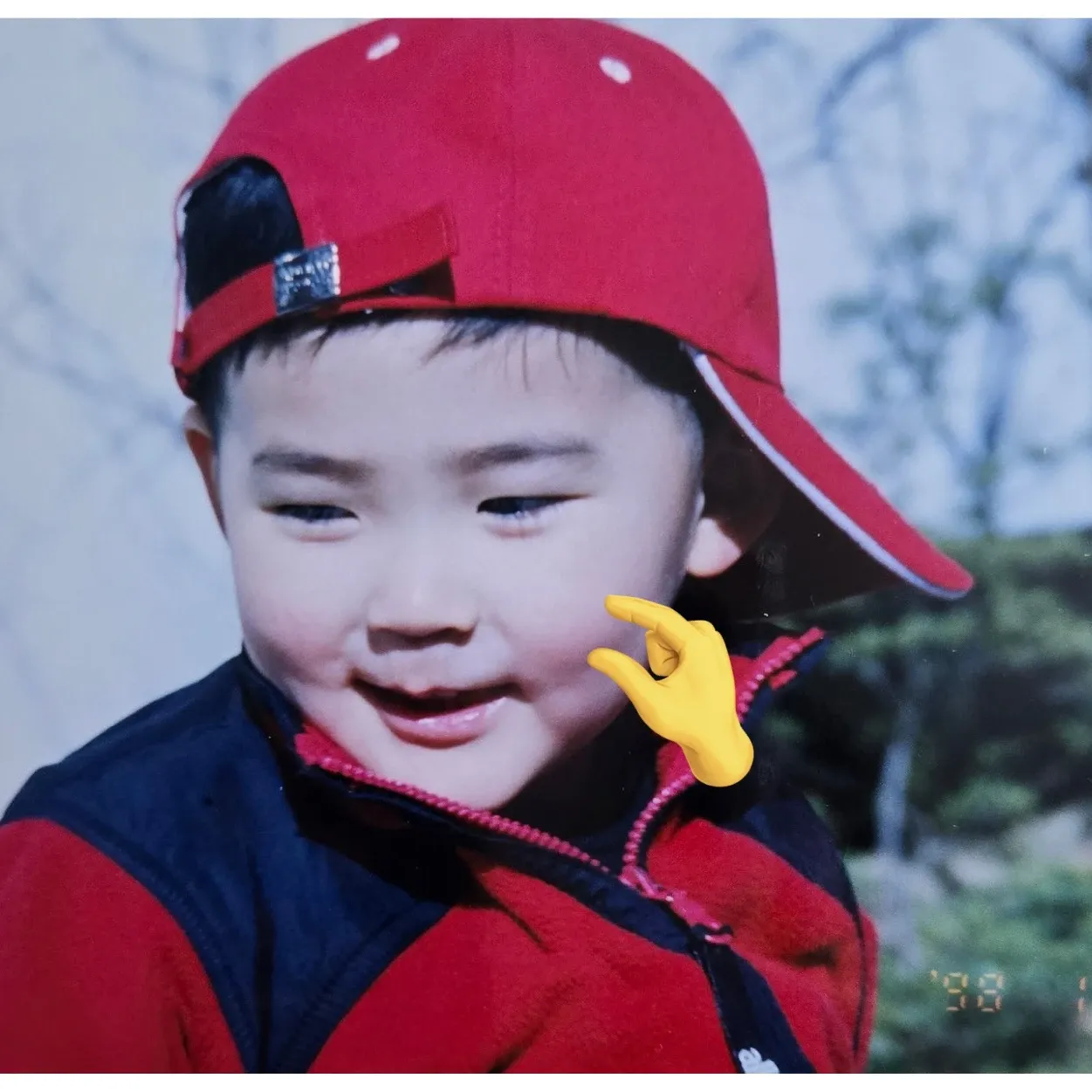 Recent activity shot of Sung Hanbin (ZEROBASEONE)