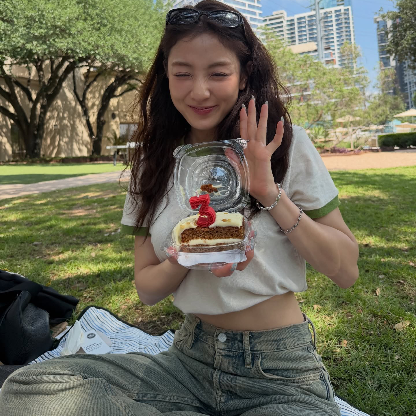 Behind-the-scenes cut of Jihyo (TWICE)