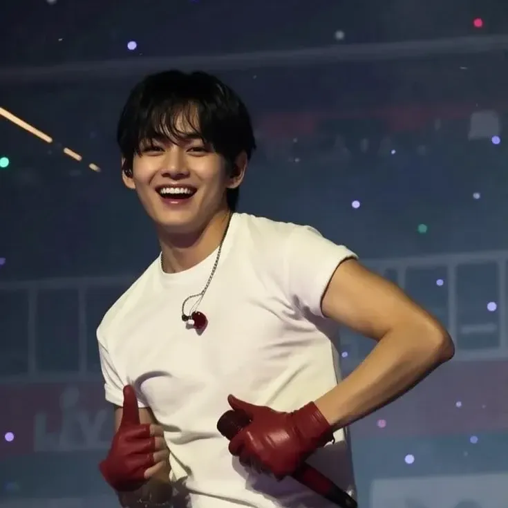 Behind-the-scenes cut of V (BTS)