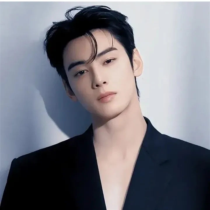 Recent activity shot of Eunwoo (ASTRO)