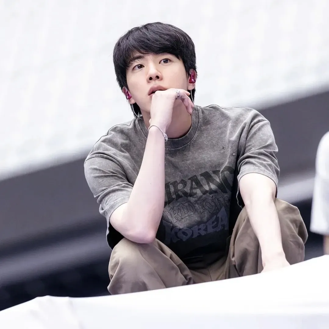 Foto terbaru Jin (BTS)