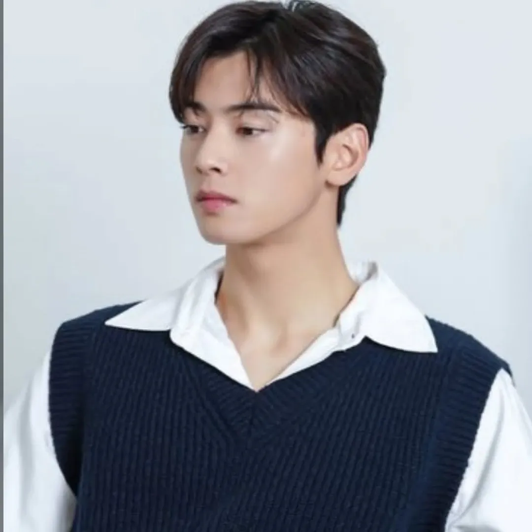 Recent activity shot of Eunwoo (ASTRO)