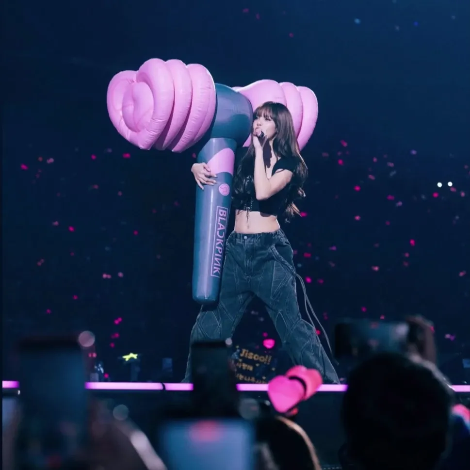 Foto terbaru Lisa (BLACKPINK)