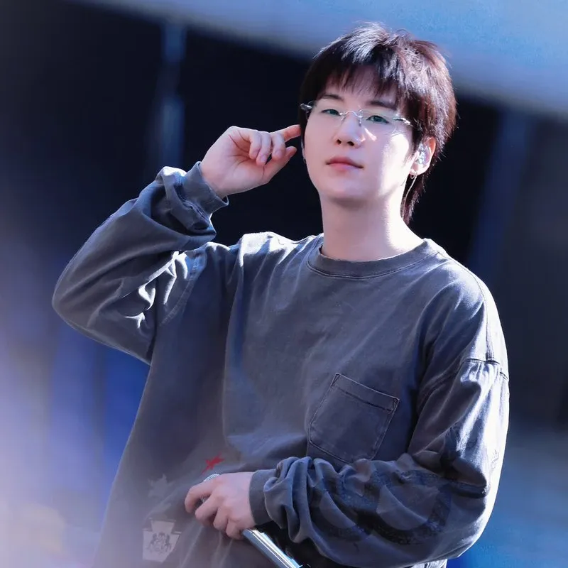 슈가 (방탄소년단) 최근 활동샷