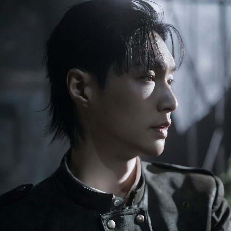 Latest photo of Lay (EXO)