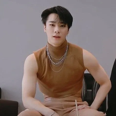 Behind-the-scenes cut of Moonbin (ASTRO)