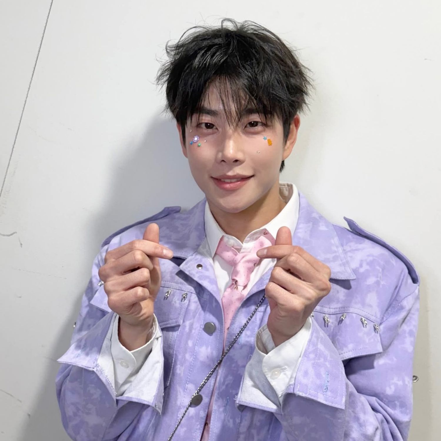 Behind-the-scenes cut of MJ (ASTRO)