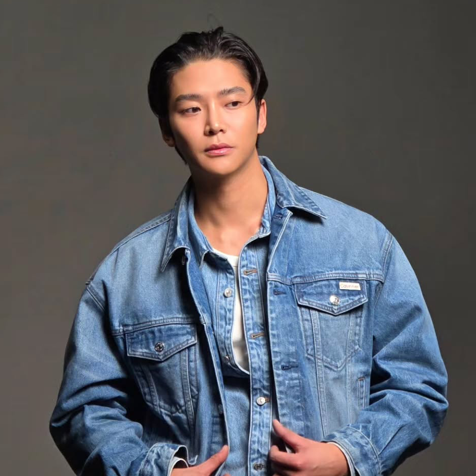 로운의 최신 사진