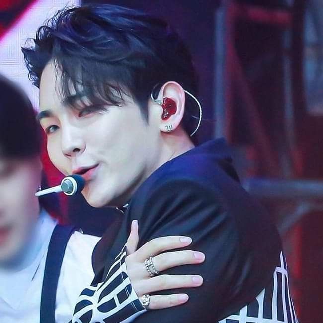 A moment captured by Key (SHINee)'s fan