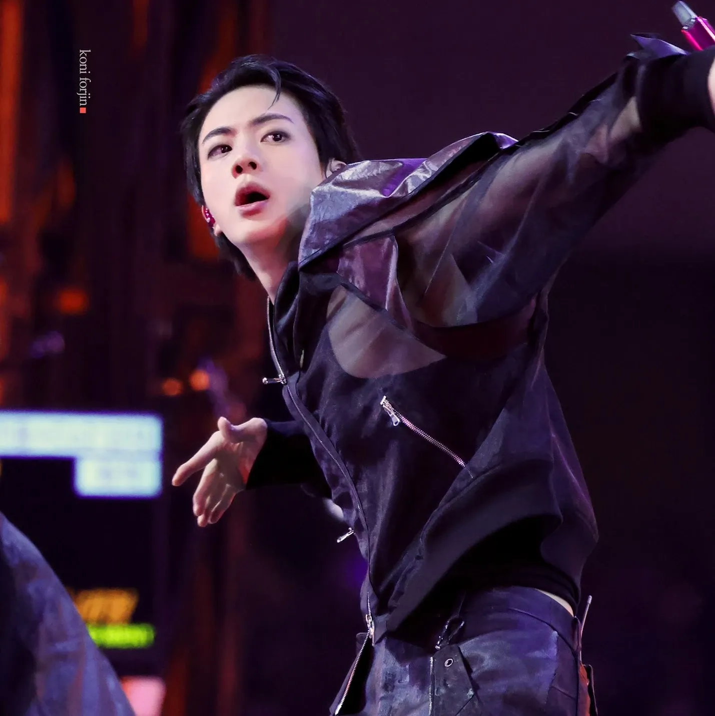 Potret di balik layar Jin (BTS)