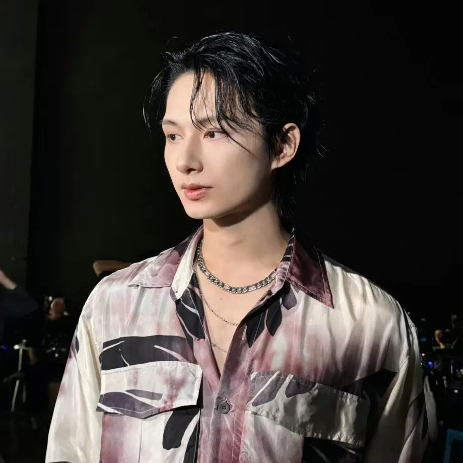 Latest photo of Jun (SEVENTEEN)