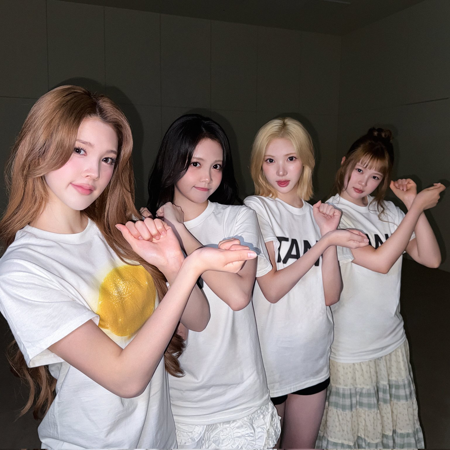 Behind-the-scenes cut of Hearts2Hearts