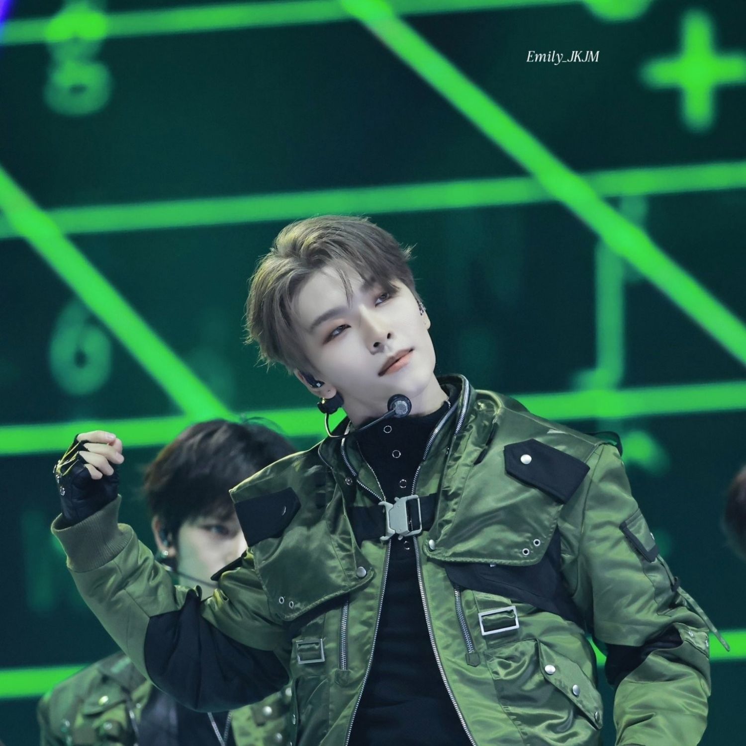 A moment captured by He Xinlong (ALPHA DRIVE ONE)'s fan