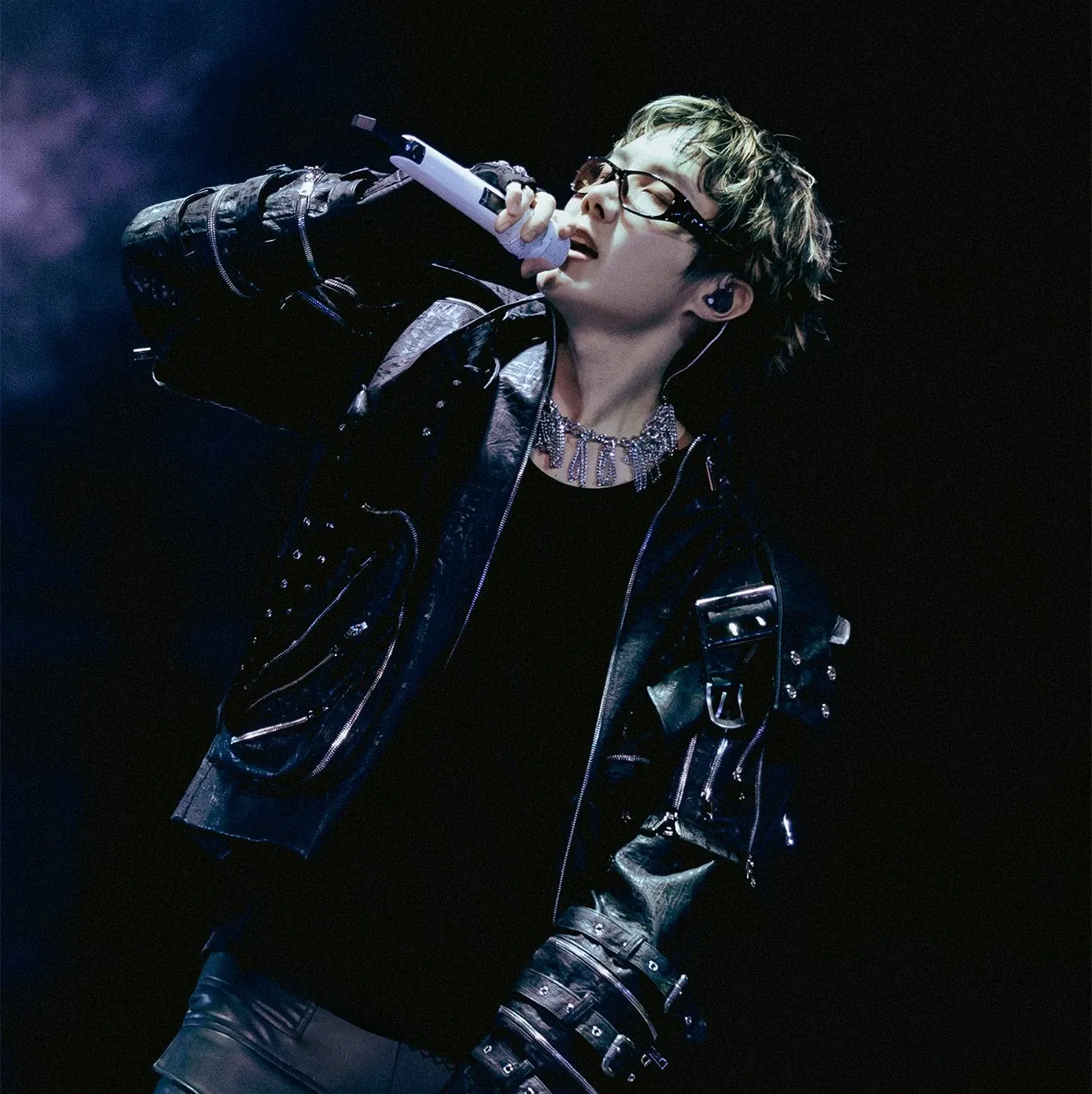 Foto terbaru j-hope (BTS)