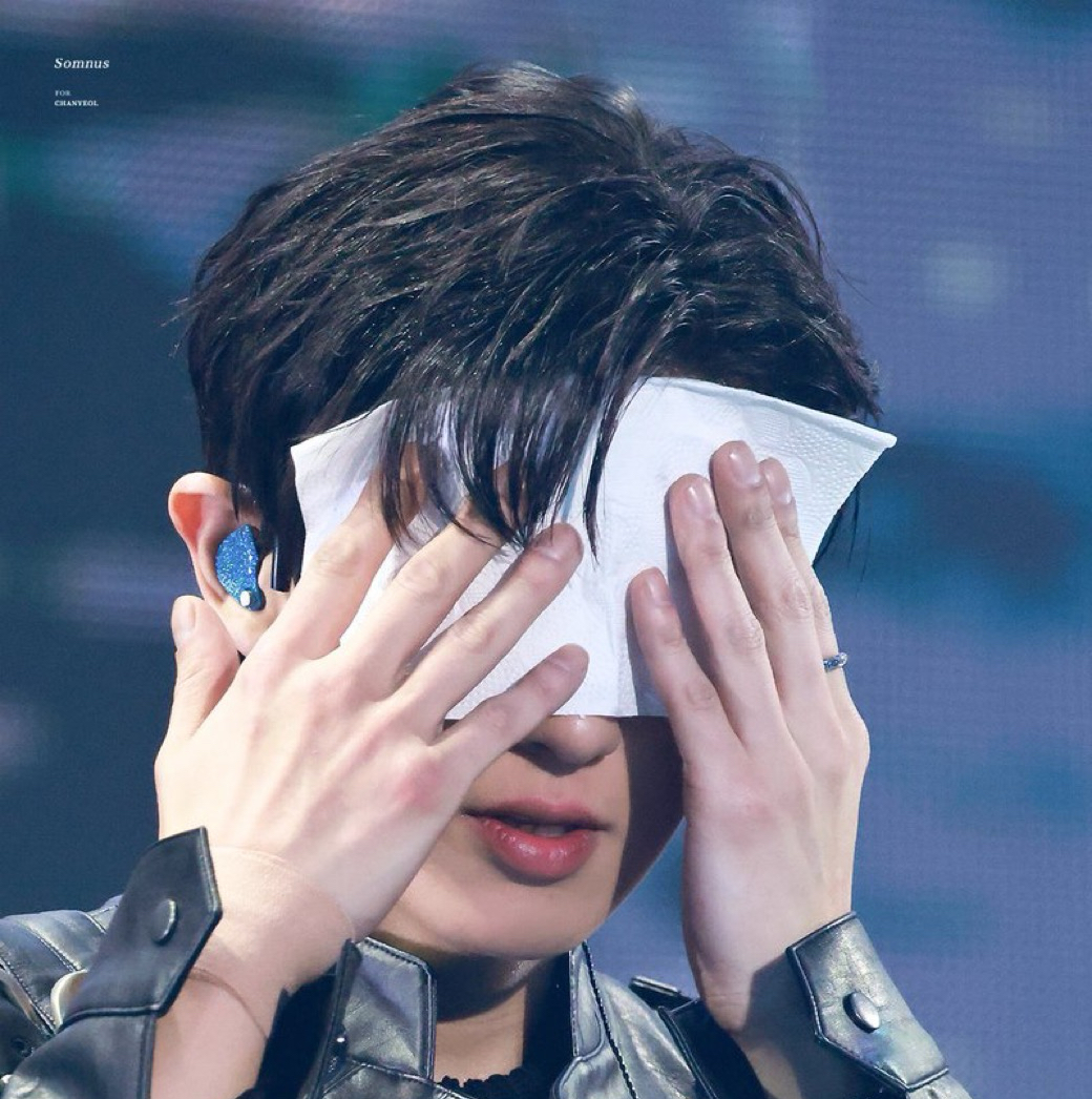 Foto aktivitas terbaru Chanyeol (EXO)