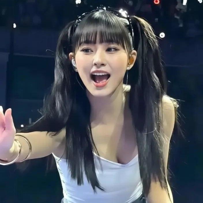 Foto terbaru Tzuyu (TWICE)