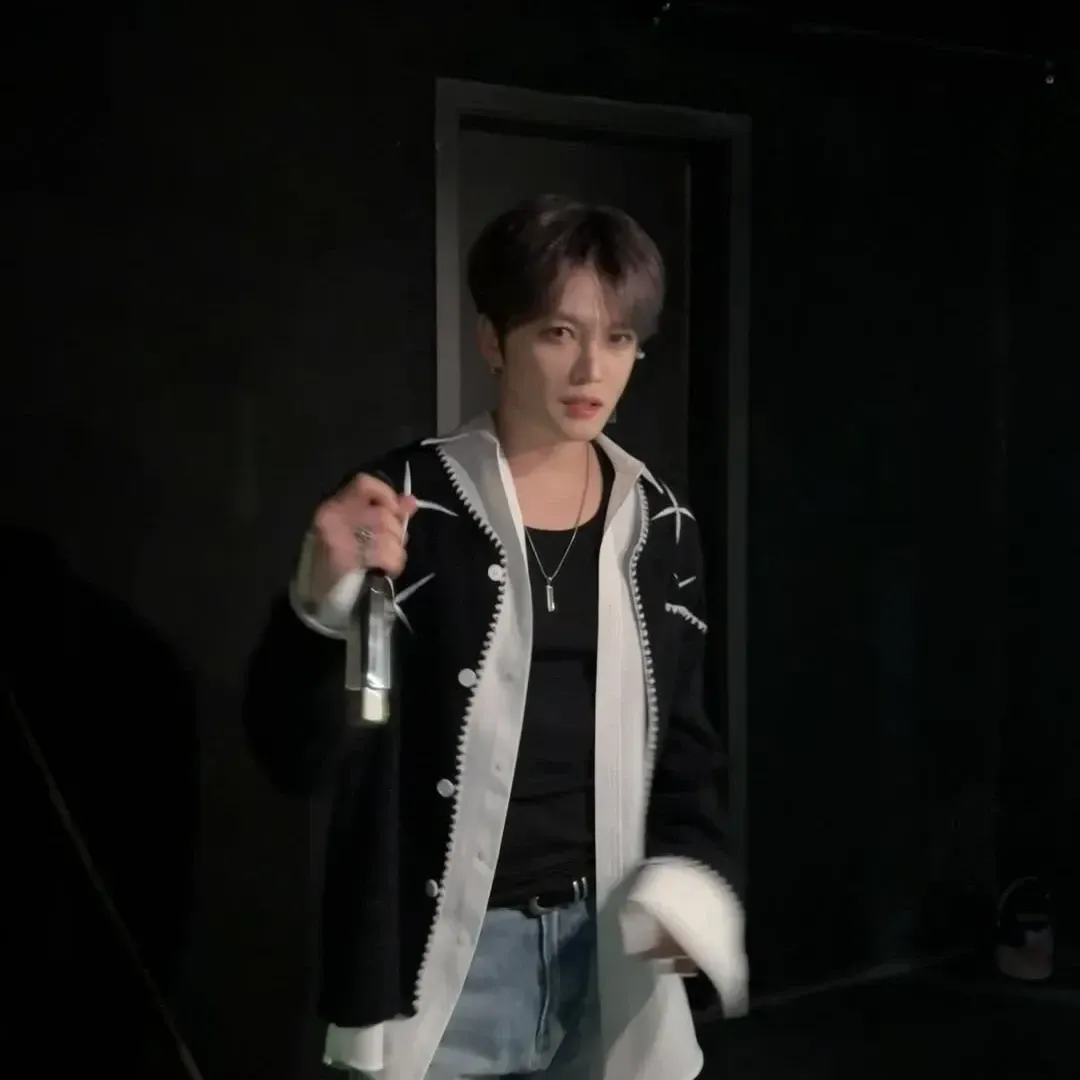Behind-the-scenes cut of Kim Jaejoong (JX)