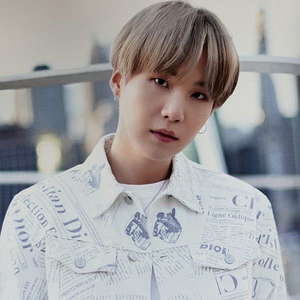 Potret di balik layar SUGA (BTS)