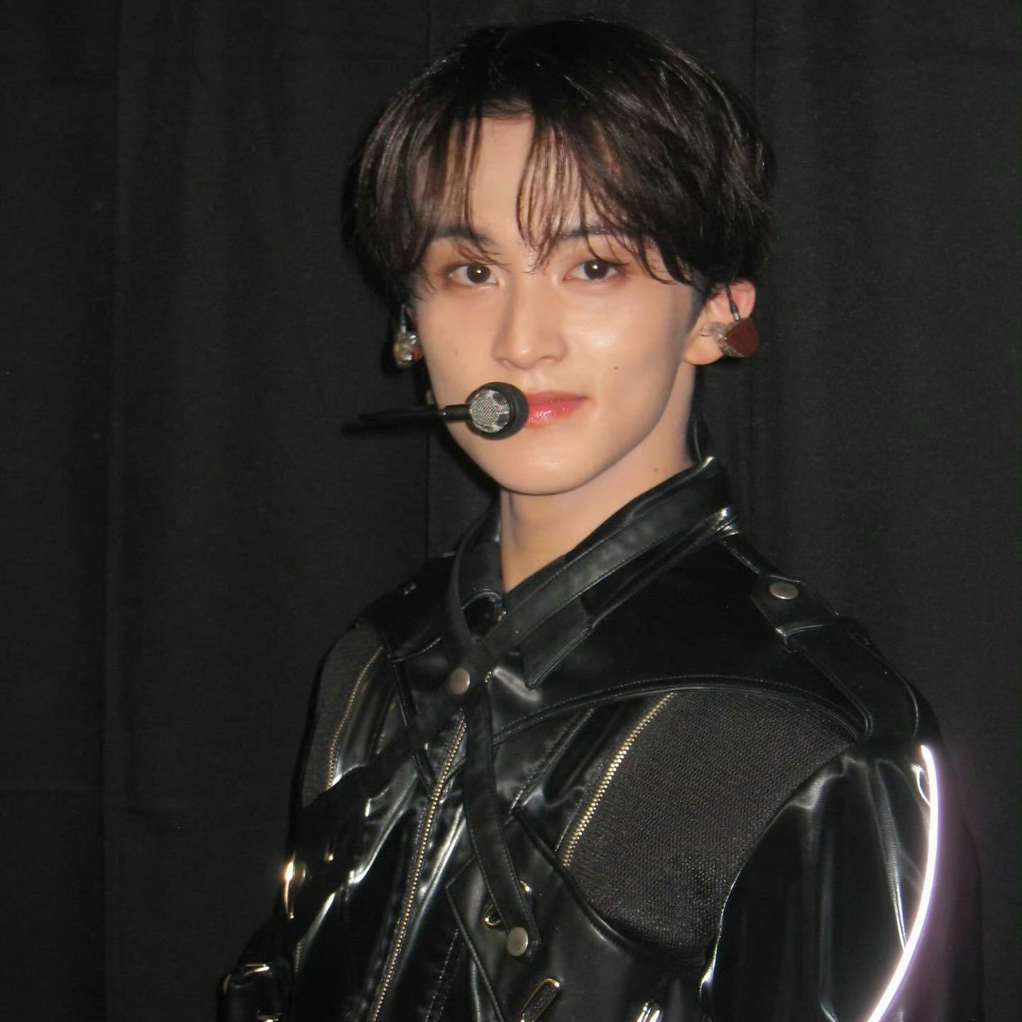 A moment captured by Mark (NCT 127, NCT DREAM)'s fan