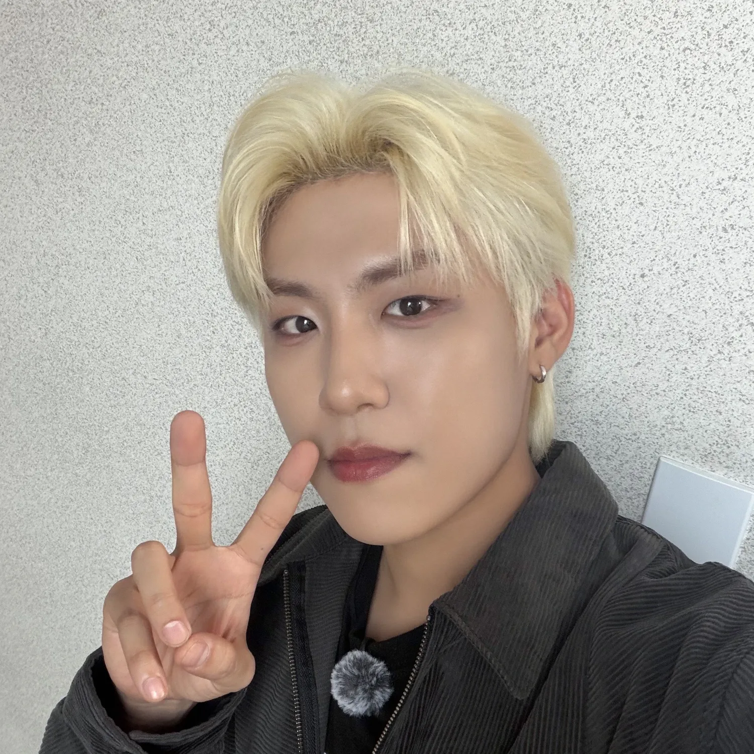 Behind-the-scenes cut of Park Woojin (AB6IX)
