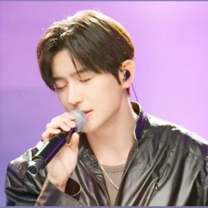 Recent activity shot of Hyunjae (THE BOYZ)