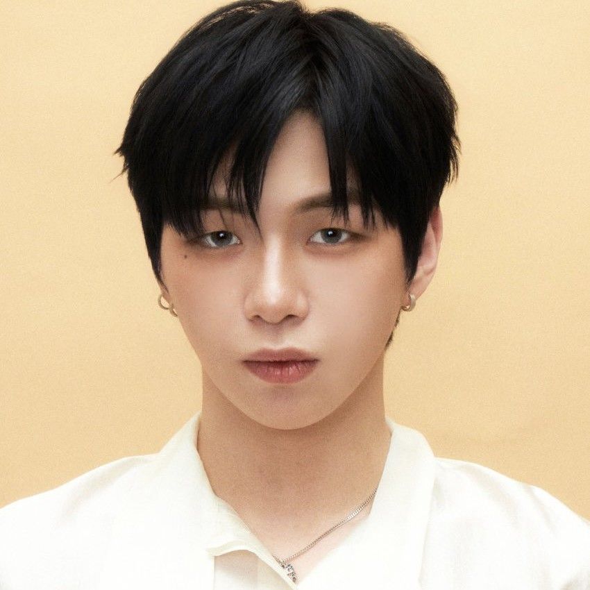 강다니엘의 비하인드 컷