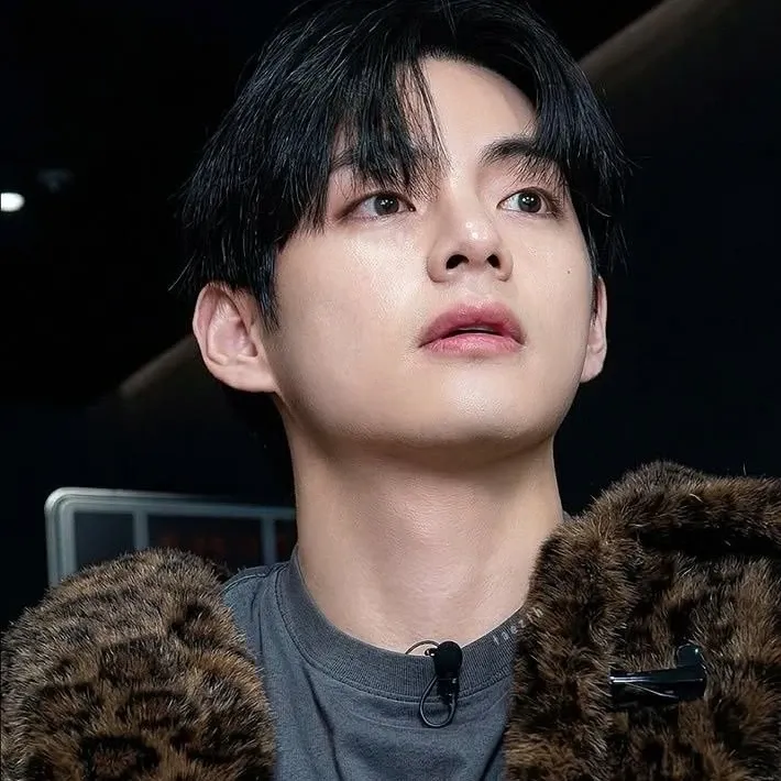 뷔 (방탄소년단)의 비하인드 컷