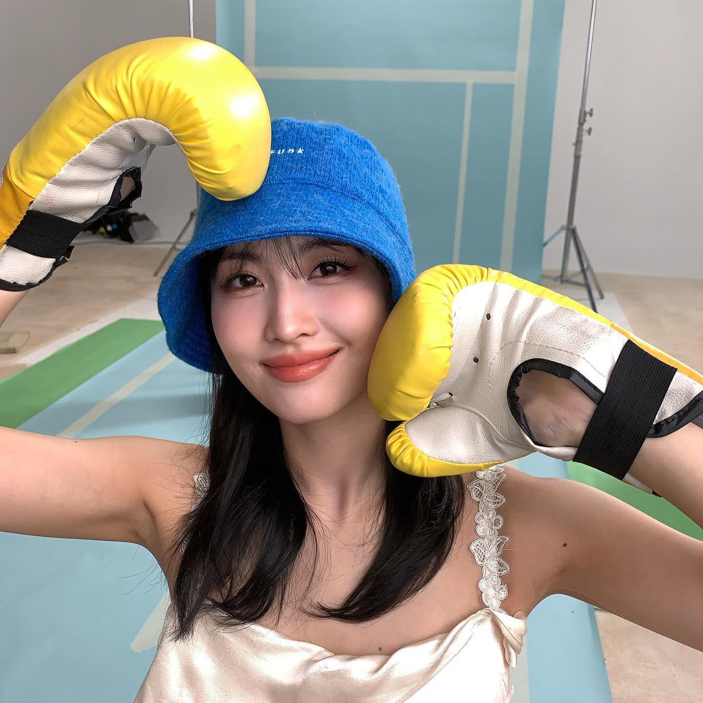 Momo (TWICE)的幕後花絮